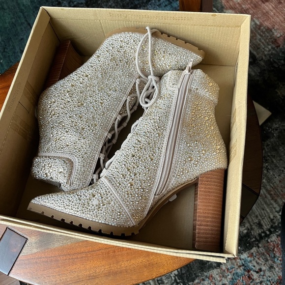 Steve Madden Illisa Rhinestone Lace Up Ankle Boot - Picture 13 of 16